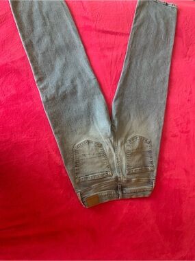 classic woman’s light wash everyday fit jeans.